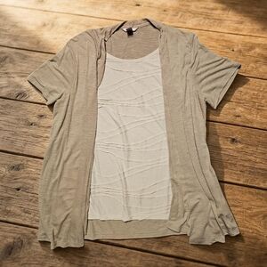 WHITE STAG Cream & Beige Short Sleeve Top. Size 2XL. Excellent Condition!